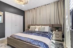 Last Minute Deals, Ideal central location