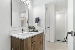 Modern Retreat, 2 Townhomes Near Stadium+ Downtown