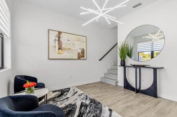 Last Minute Deals, Ideal central location